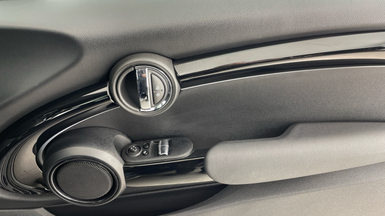 MINI Hatchback 1.5 Cooper Sport Premium Plus 3dr Auto Petrol Hatchback